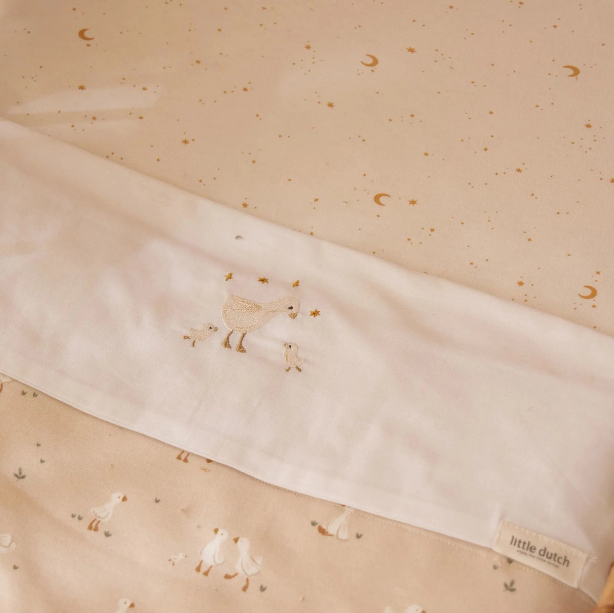 Little Dutch cearsaf cu elastic 60x120 cm Moon and Stars Little Goose