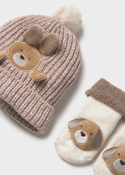 Mayoral set caciula si manusi unisex 0-18 luni Bej-maro melanj cu iepuras si ursulet