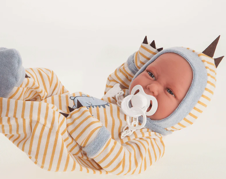 Antonio Juan papusa baietel Carlo cu pijama dinozaur 42 cm 3 ani+