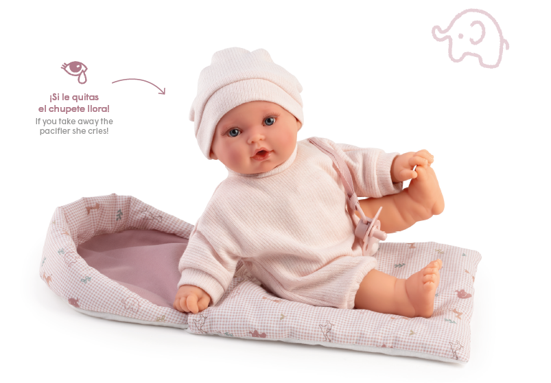 Antonio Juan papusa Kika corp moale cu functie de plans, si sac de dormit si suzeta 27 cm 2 ani+ Imagine principală a produsului