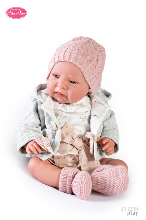 Antonio Juan papusa Lea cu scaou verde 42 cm 3 ani+ Imagine principală a produsului