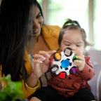 Baby Einstein jucarie senzoriala Curiosity Clutch Twist & Pop Rattle Teether 3m+