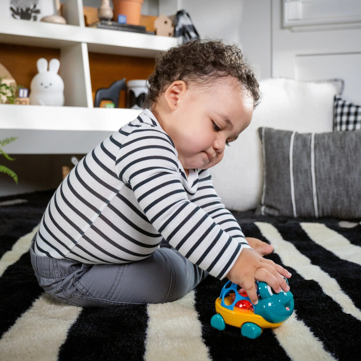 Baby Einstein masinuta cu zornaitoare Curious Car Neptune Oball 3m+