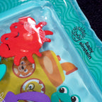 Baby Einstein jucarie senzoriala covor de joaca cu apa 40x40 cm Sensory Splash 0m+