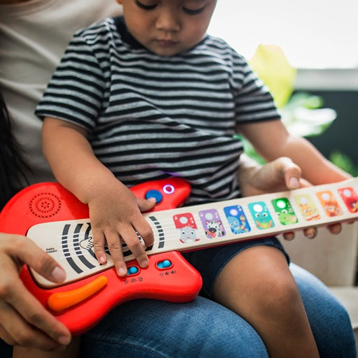 Baby Einstein Hape jucarie muzicala chitara din lemn Together in Tune Guitar 6m+