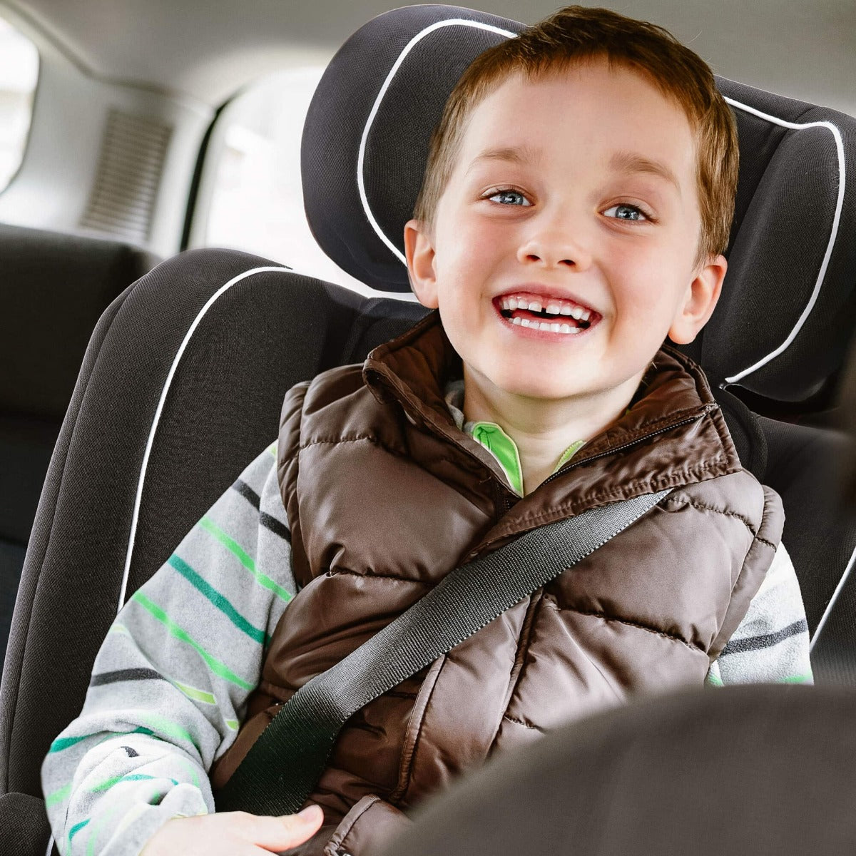 Baby Go scaun auto i-Size FreeFix 76-150 cm R129 Black