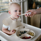 Baby Ono farfurie compartimentata cu ventuza 6m+ Cream