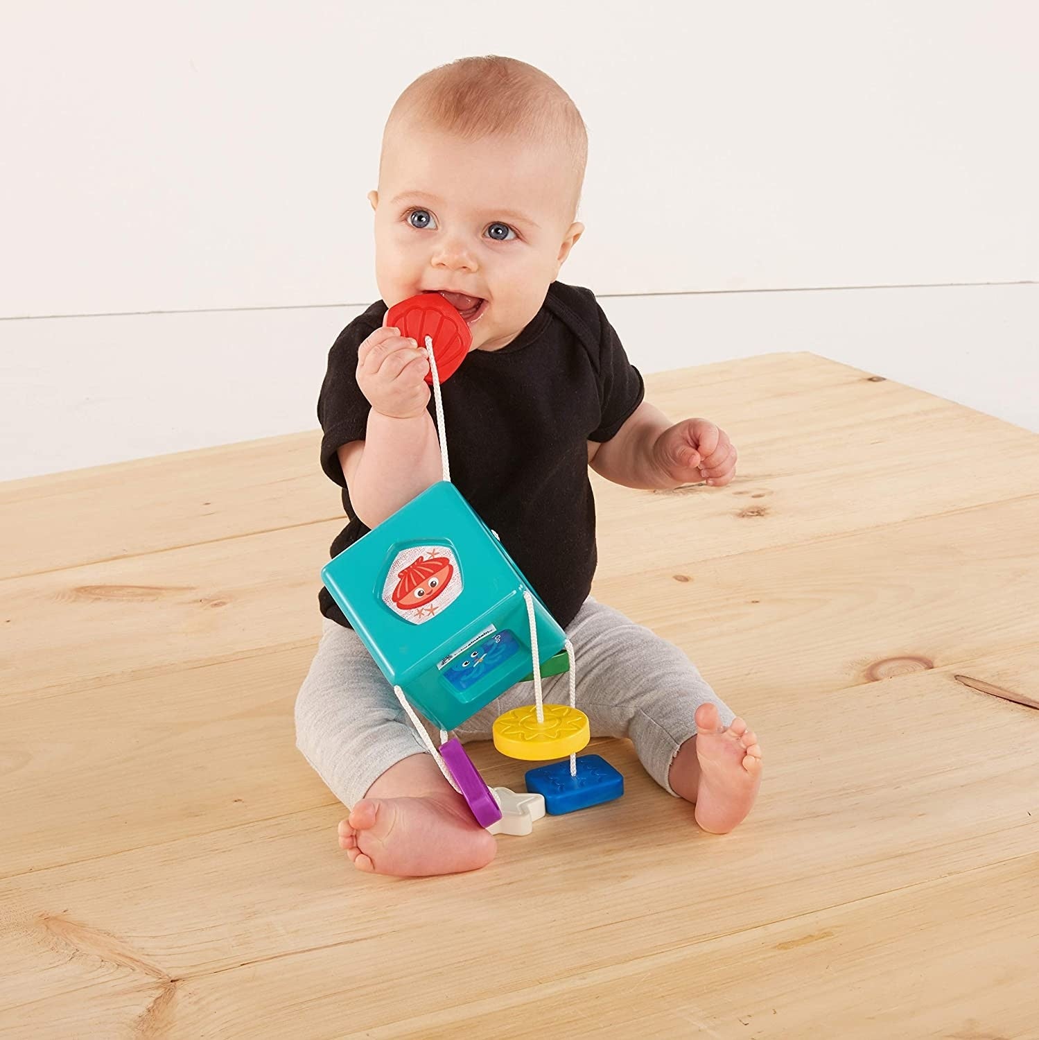 Baby Einstein Cubul vesel Match&Grasp 6m+ 0 7