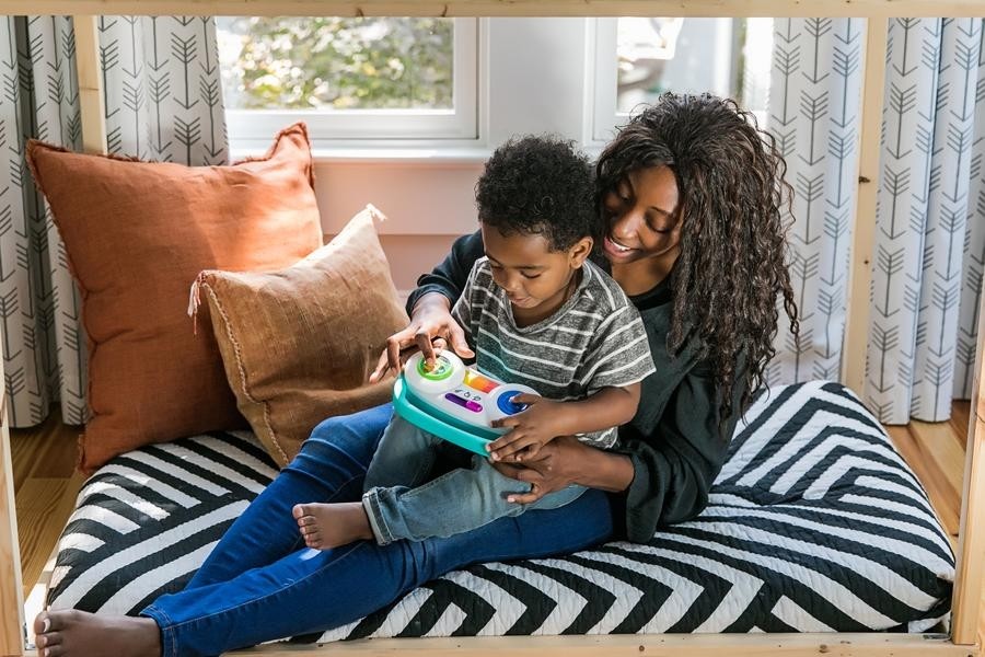 Baby Einstein jucarie muzicala Casetofonul fermecat 12m+  10
