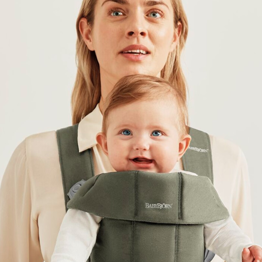 BabyBjorn marsupiu anatomic Mini pentru 3.2 -11 kg Dark Green, Tesatura