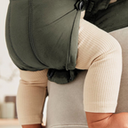 BabyBjorn marsupiu anatomic Mini pentru 3.2 -11 kg Dark Green, Tesatura