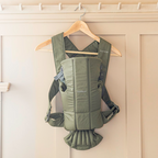 BabyBjorn marsupiu anatomic Mini pentru 3.2 -11 kg Dark Green, Tesatura