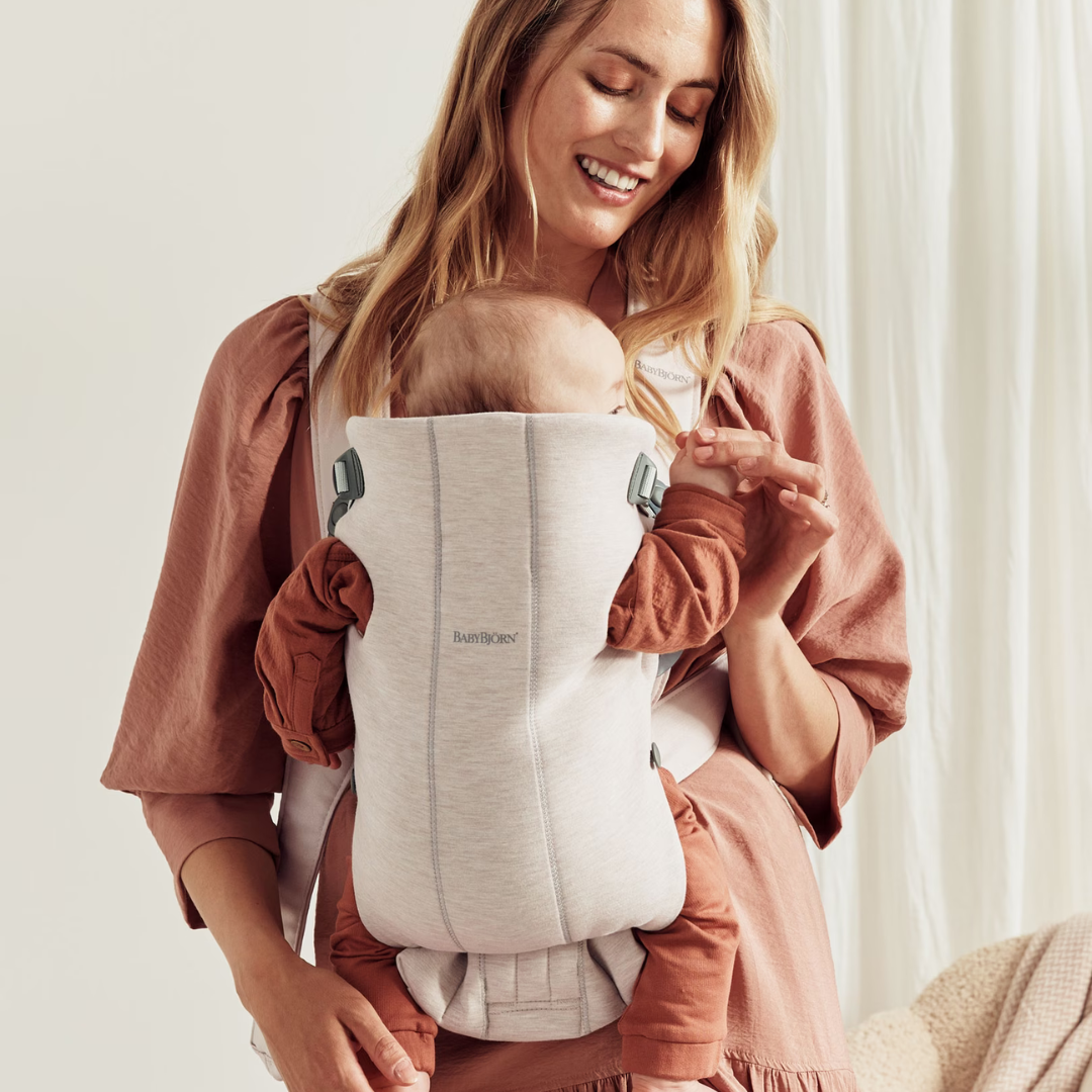 BabyBjorn marsupiu anatomic Mini pentru 3.2 -11 kg Light Beige, 3D Jersey