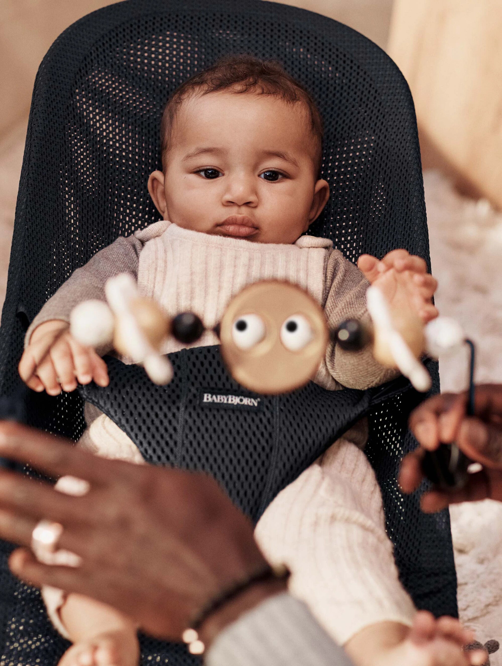 BabyBjorn bara de jucarii Googly Eyes pentru balansoarele 05