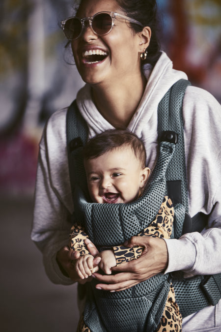 BabyBjorn marsupiu anatomic Move pentru 0-12 kg