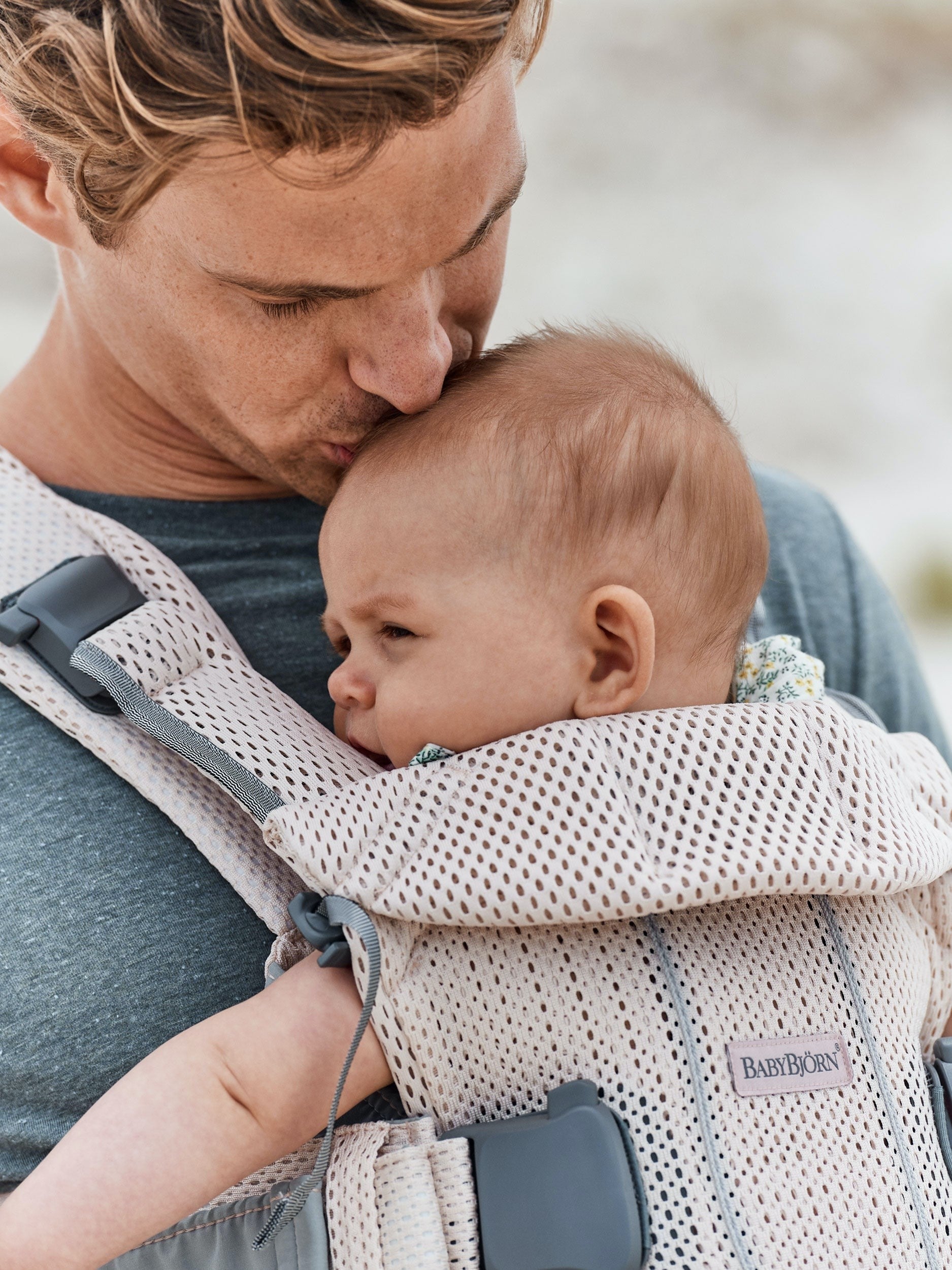 BabyBjorn marsupiu anatomic One Air pentru 0-3 ani0 4