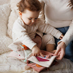 Baby Ono jucarie carticica moale cu activitati senzoriale 0m+ Rabbit Karo
