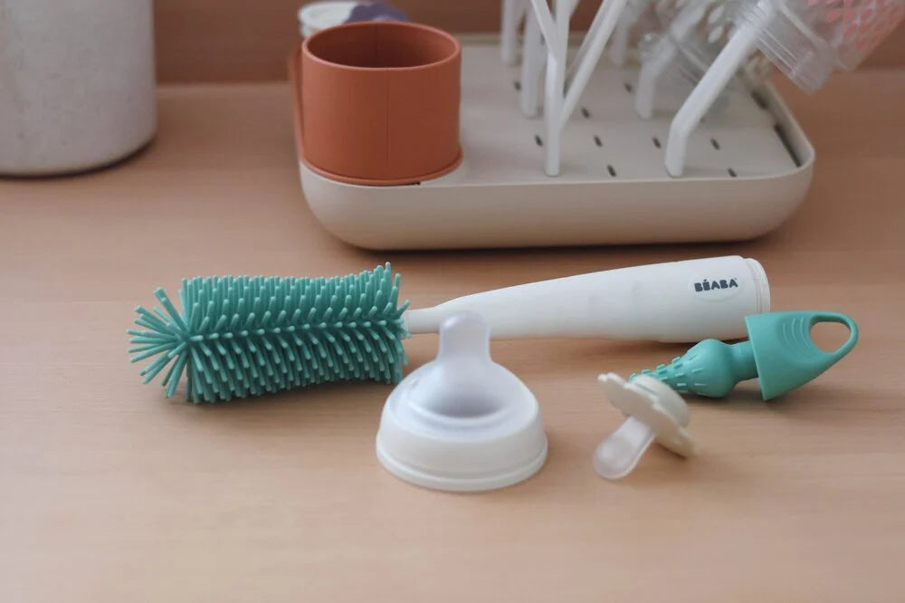 Beaba perie din silicon 2in1 pentru biberoane 0m+ Sage Green