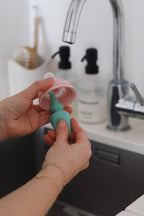 Beaba perie din silicon 2in1 pentru biberoane 0m+ Sage Green