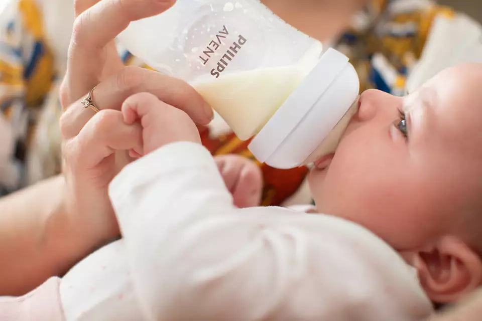 Philips Avent biberon 260 ml cu 3 picaturi Natural Response 1m+