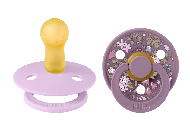 Bibs 2 suzete latex tip cherry Colour X LIBERTY Camomile 6-18 luni Mauve/Violet Sky
