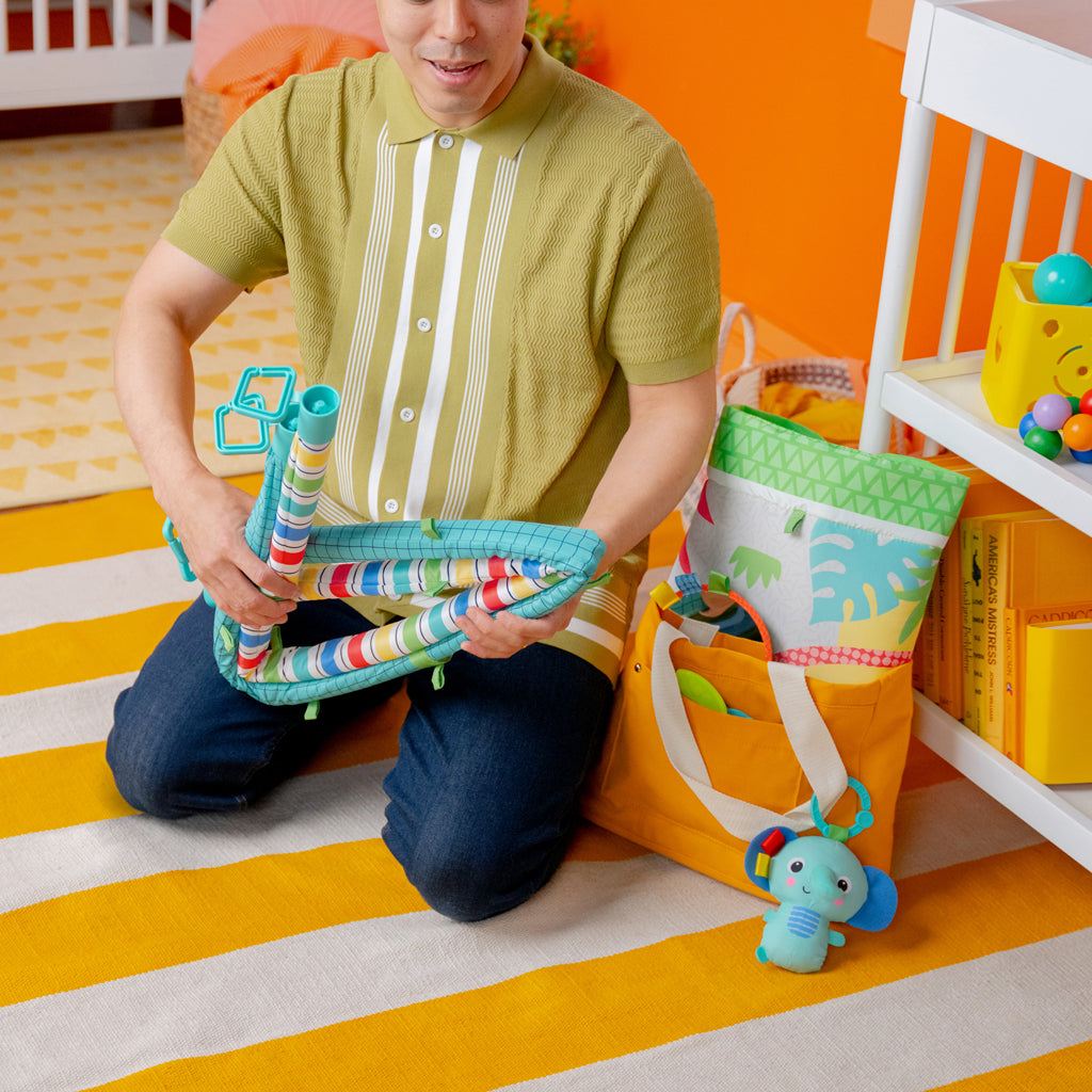 Bright Starts covor de joaca cu bara jucarii Wild Wiggles 0m+