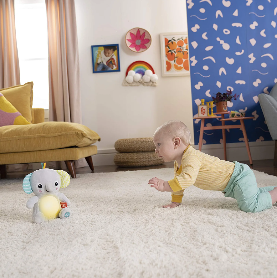 Bright Starts jucarie interactiva Hug a Bye Baby Elephant 0m+