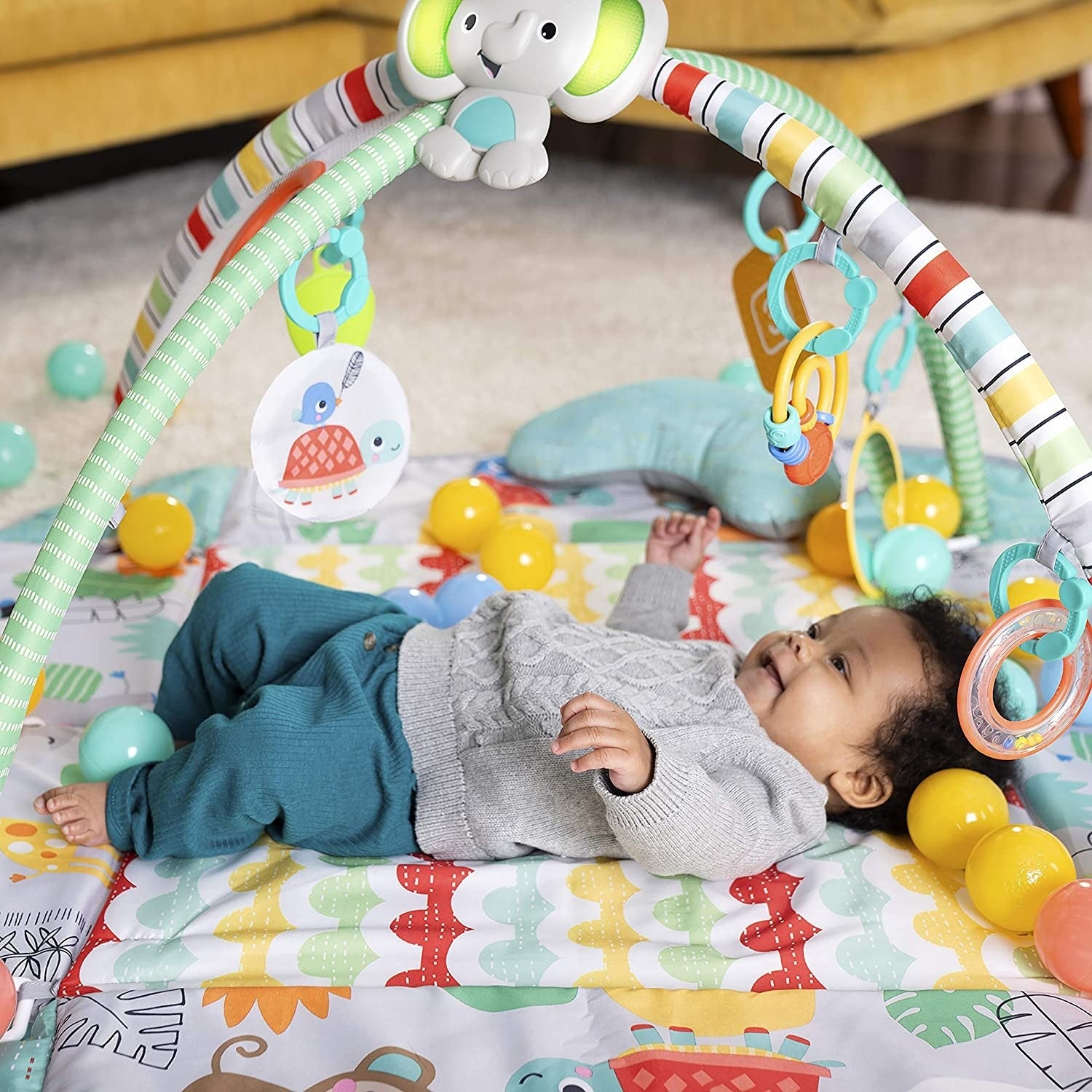 Bright Starts covor de joaca 5in1 Gym & Ball Pit 09