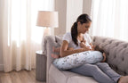 Chicco perna pentru alaptat Boppy Hello Baby 02