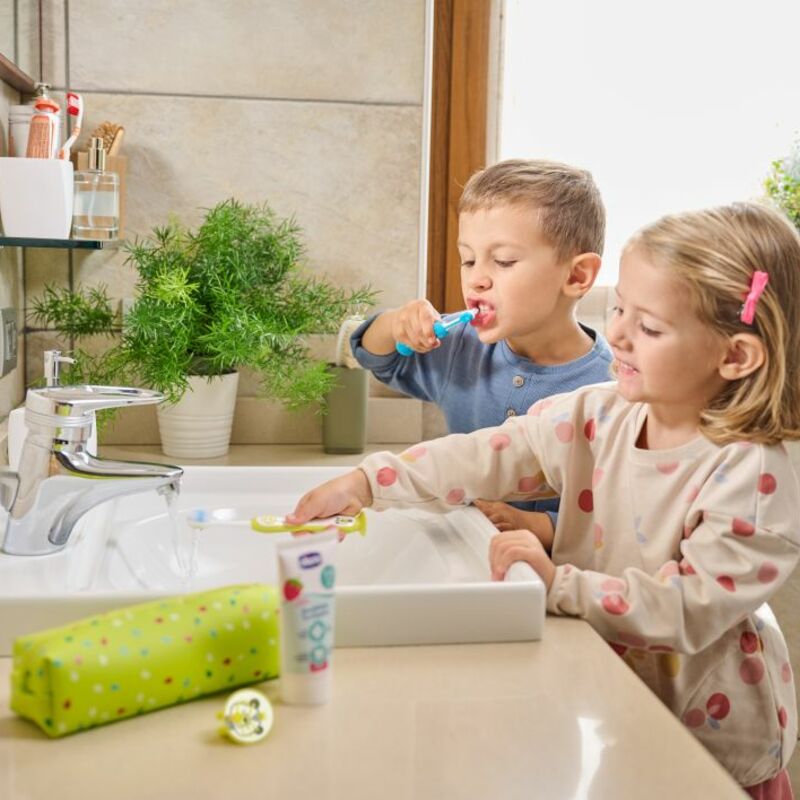 Chicco pasta de dinti capsuni fara fluor si cu xilit 1-5 ani 50 ml 