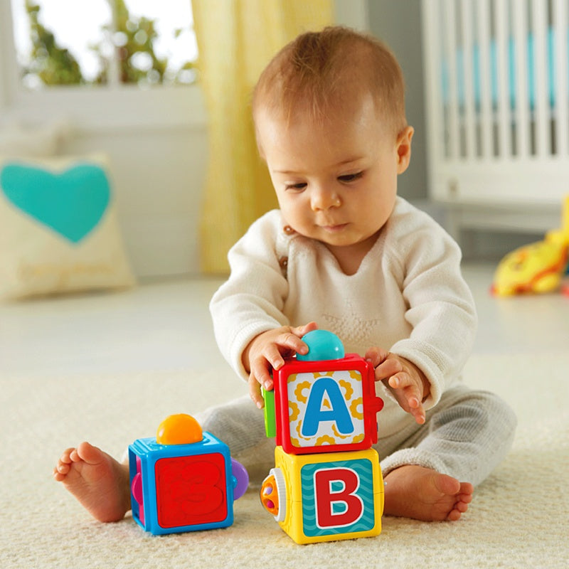 Fisher Price Cuburi educationale cu activitati 6m+