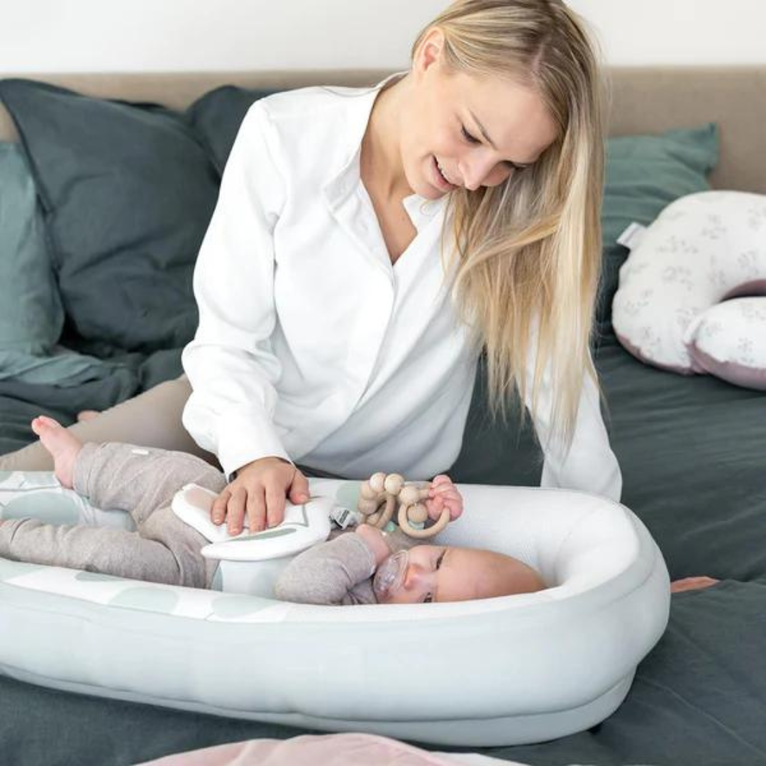 Doomoo Baby Nest din bumbac organic Cocoon 0m+ Leaves Aqua Green