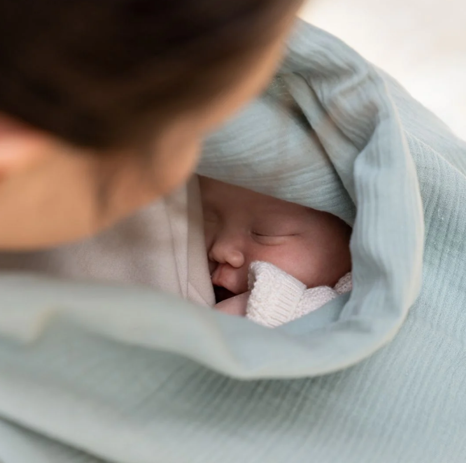 Doomoo esarfa pentru alaptat multifunctionala Mom’n Play Green
