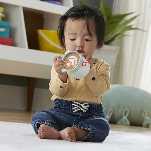 Fisher Price jucarie zornaitoare Rattle A-Latte Coffee Cup Teether 3m+