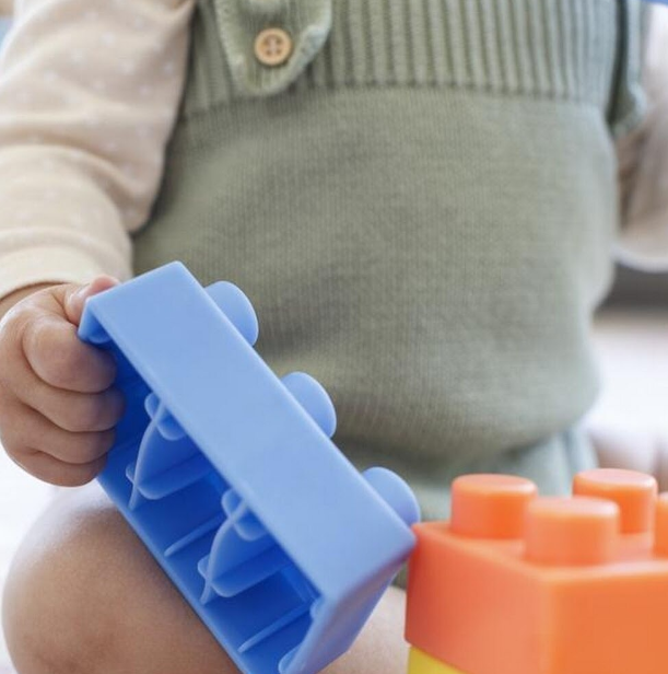 Infantino jucarie constructie 12 piese Super Soft 1st Building Blocks 0m+