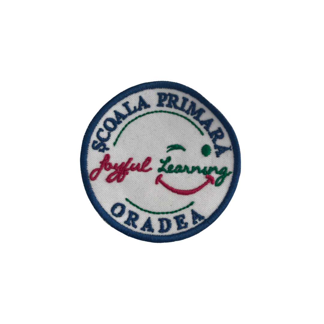 Uniforma emlema brodata pentru Scoala Primara Joyful Learning Oradea