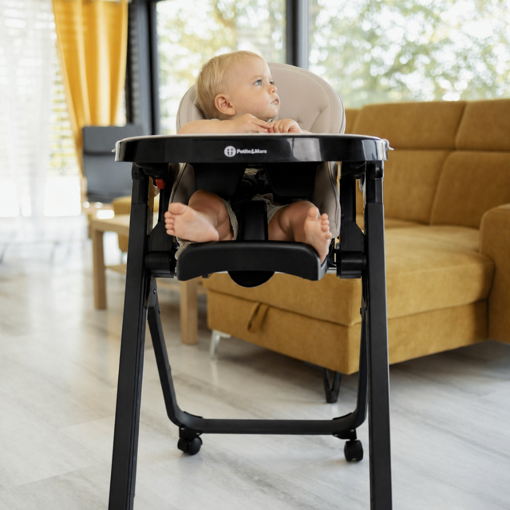 Petite&Mars scaun de masa Tasty 6m+ Pastel Beige