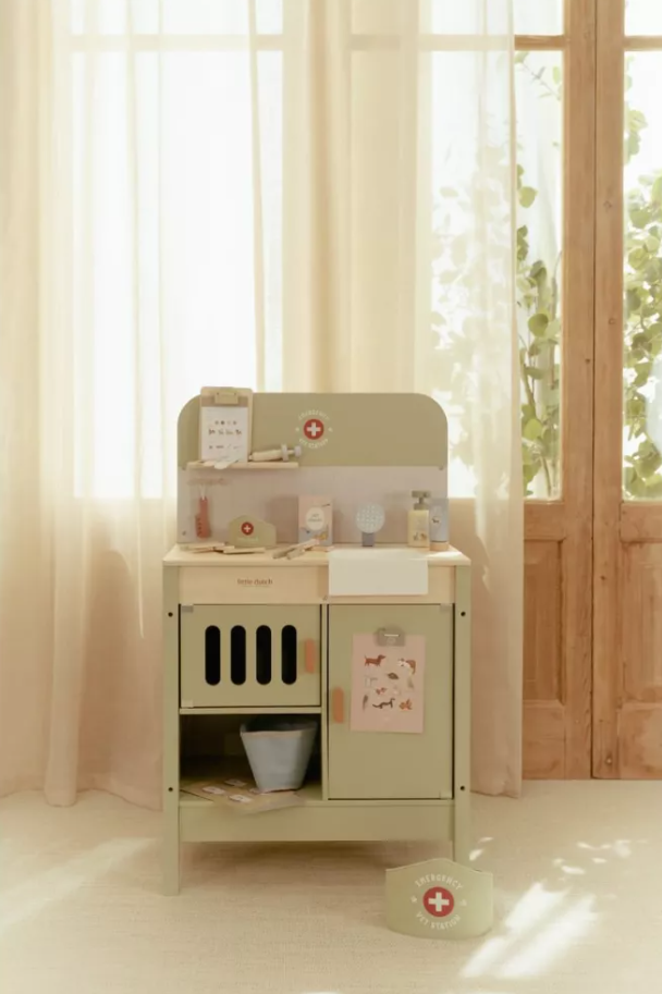 Little Dutch cabinet veterinar cu accesorii din lemn FSC 3 ani+ Green