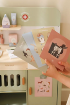 Little Dutch cabinet veterinar cu accesorii din lemn FSC 3 ani+ Green