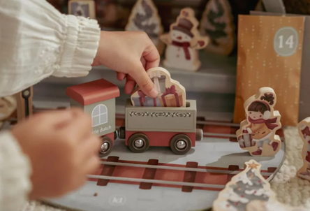 Little Dutch calendar de Advent 2 ani+ Gara si tenulet