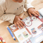 Little Dutch carte de colorat cu 3 creioane si 20 de pagini 2 ani+ Vehicles Jim