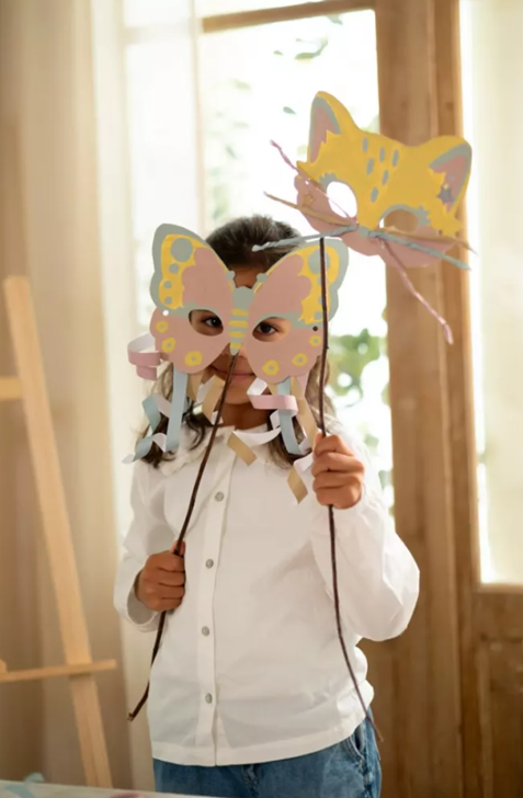 Little Dutch Carte cu masti
