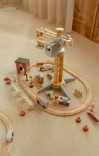 Little Dutch macara din lemn cu accesorii si sine de tren 3 ani+