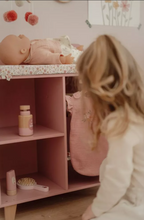Little Dutch masa de schimbat scutecele cu accesorii pentru papusi 3 ani+ Roz