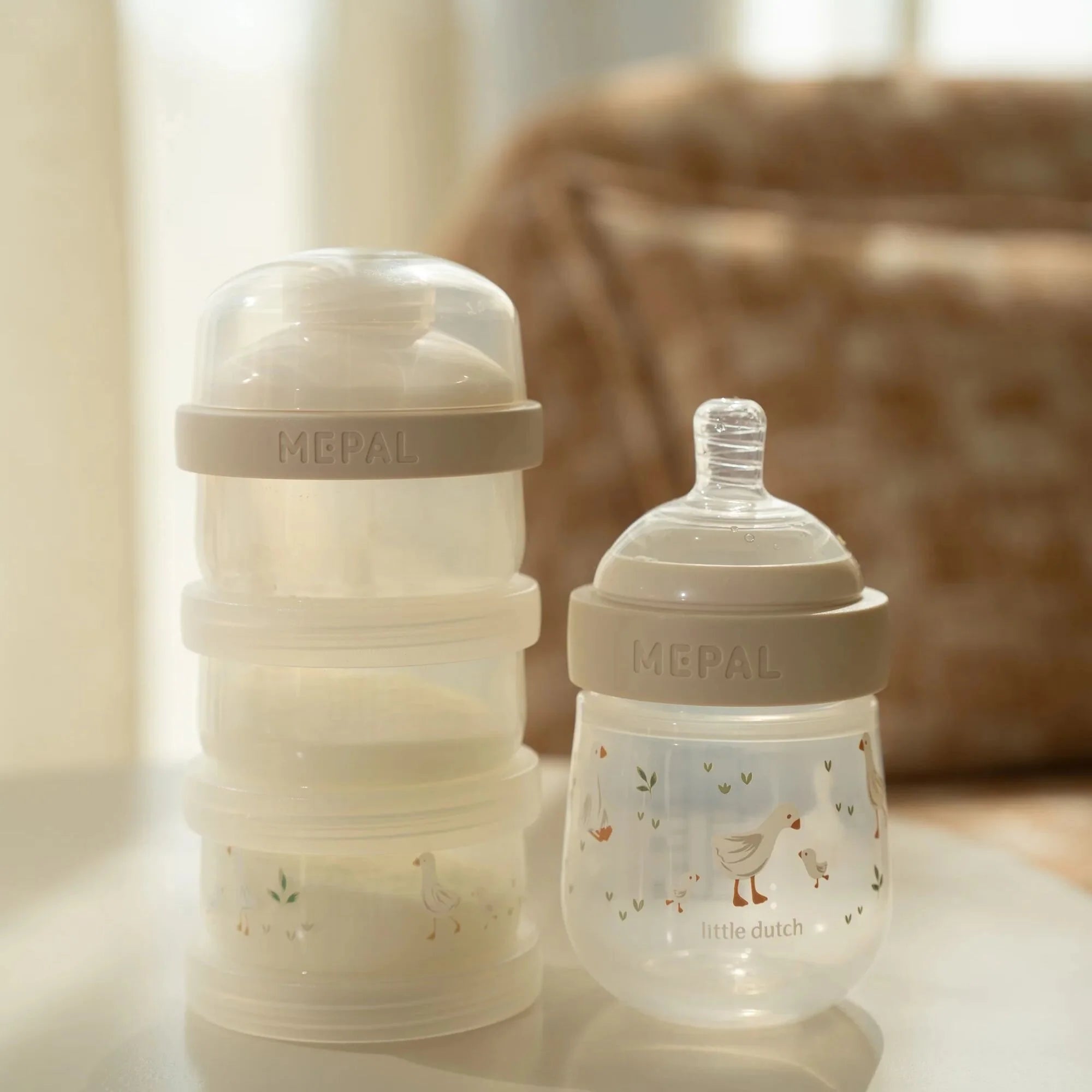 Little Dutch Mepal recipiente stivuibile pentru mancarea si lapte praf 0m+ Little Goose