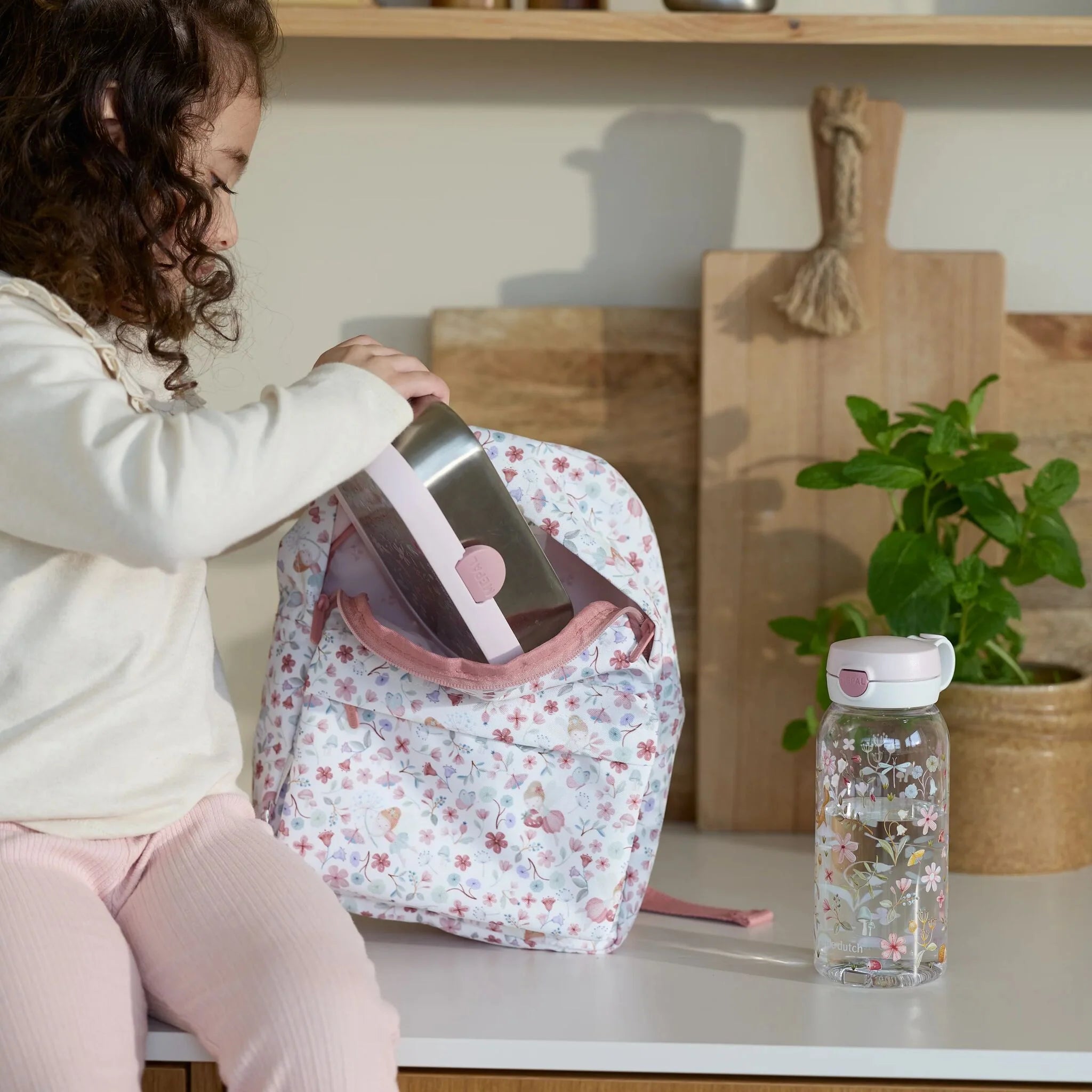 Little Dutch Mepal sticla de apa cu capac flip Pop-up 600 ml 3 ani+ Fairy Garden