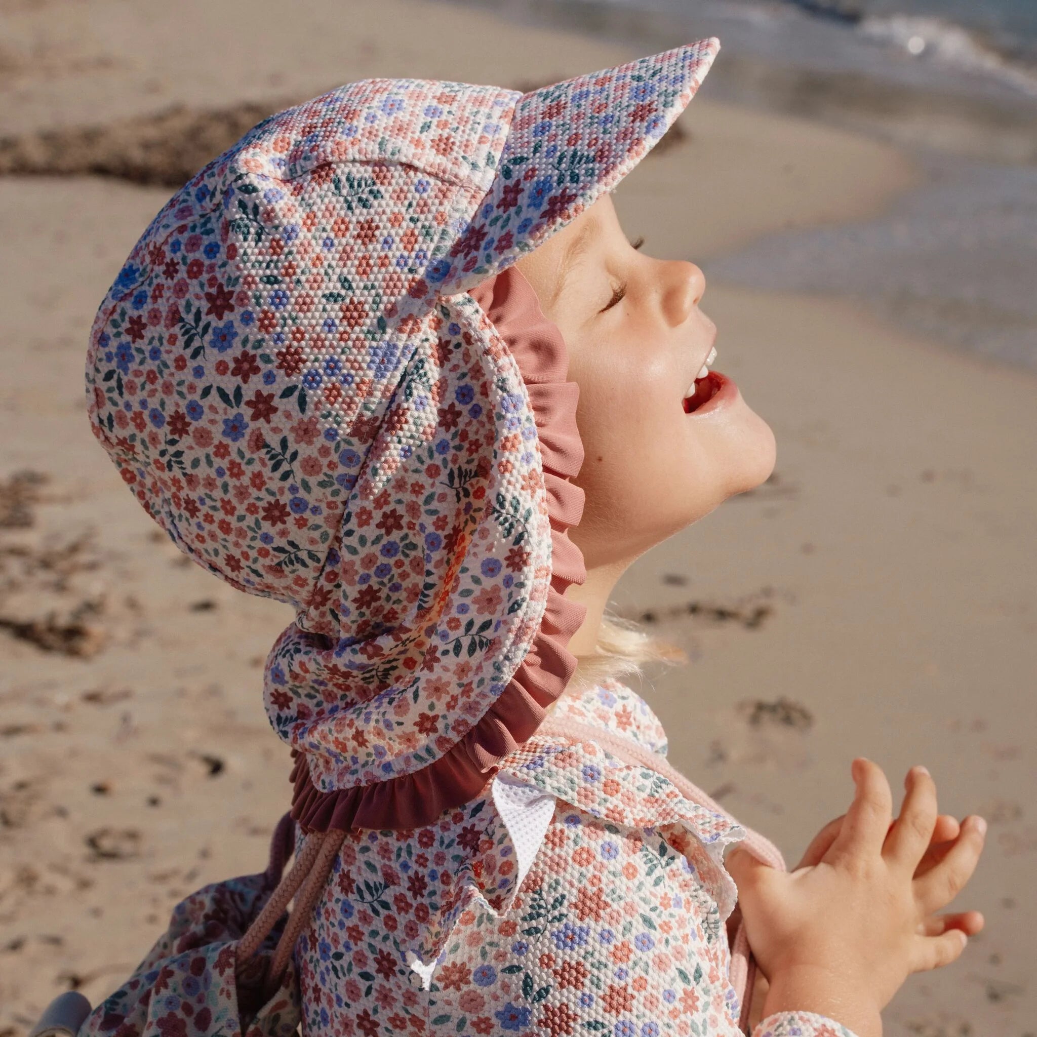 Little Dutch palarie de soare cu protectie UV40+ 0-48 luni Dreamy Flowerfield