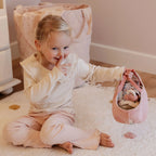 Little Dutch papusa textila in cosulet 12m+ Rosa