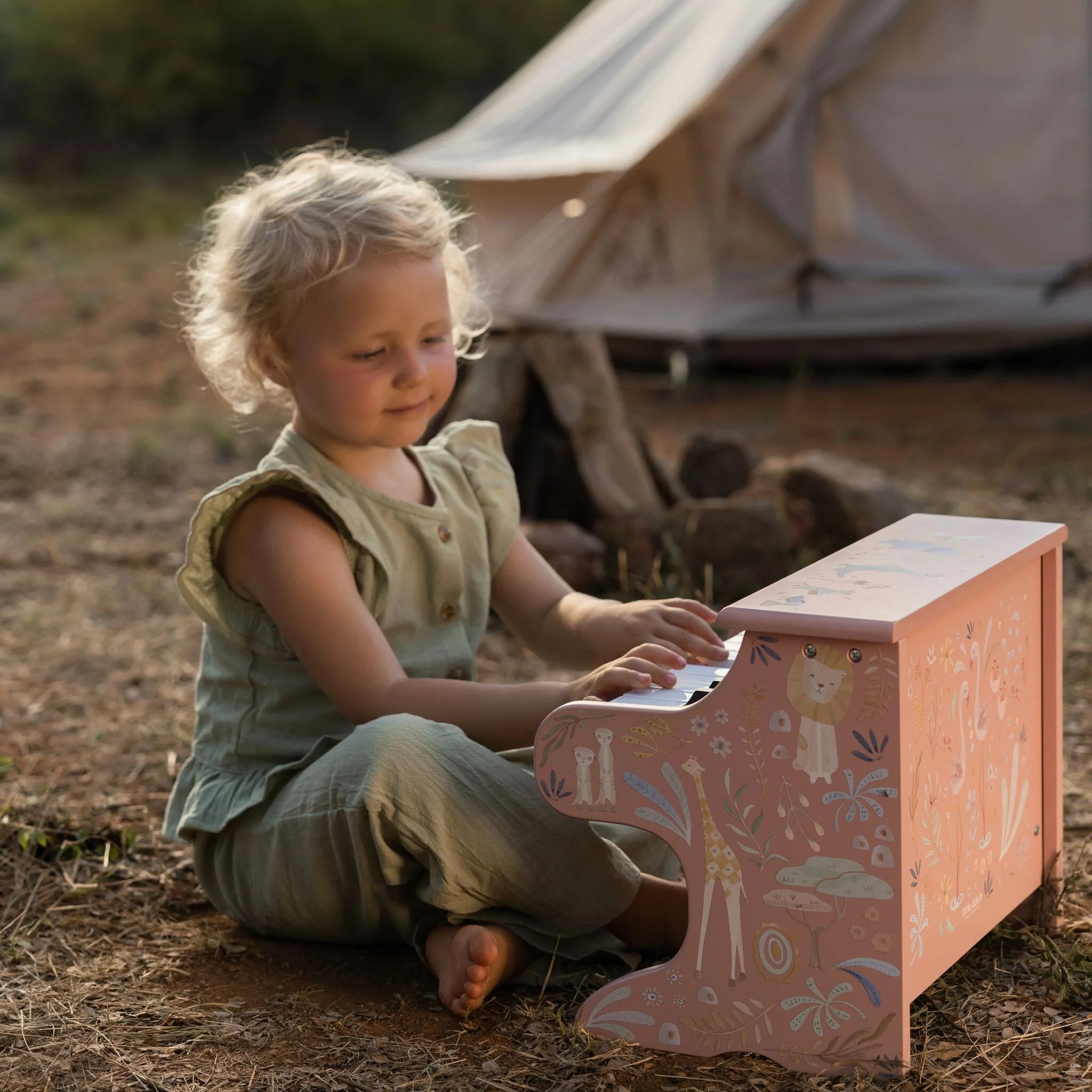 Little Dutch pian din lemn FSC 18m+ Safari Friends Pink