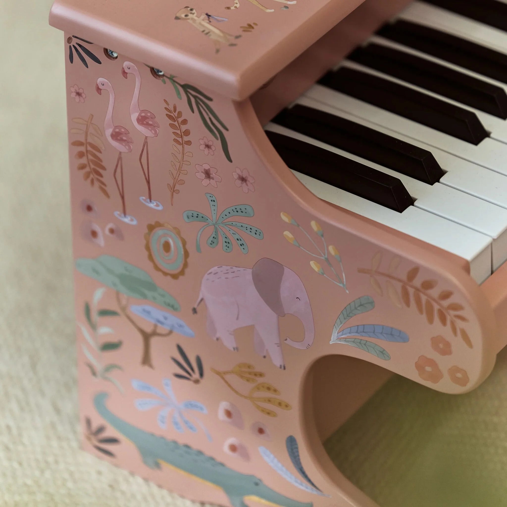Little Dutch pian din lemn FSC 18m+ Safari Friends Pink